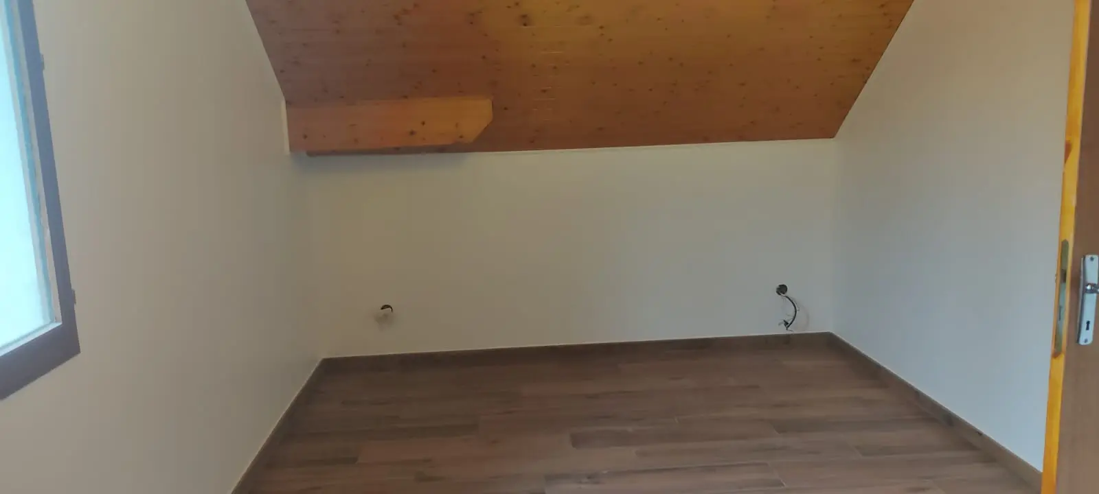 Rénovation peinture intérieure à Valserhône - après travaux